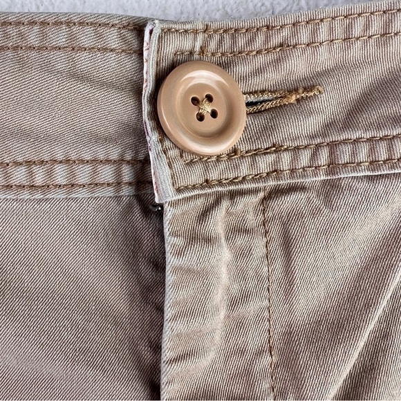 LEVI’S VINTAGE KHAKI FLARE PANTS. White label, no tab. Size 16M. 2 slit pockets - Picture 5 of 9